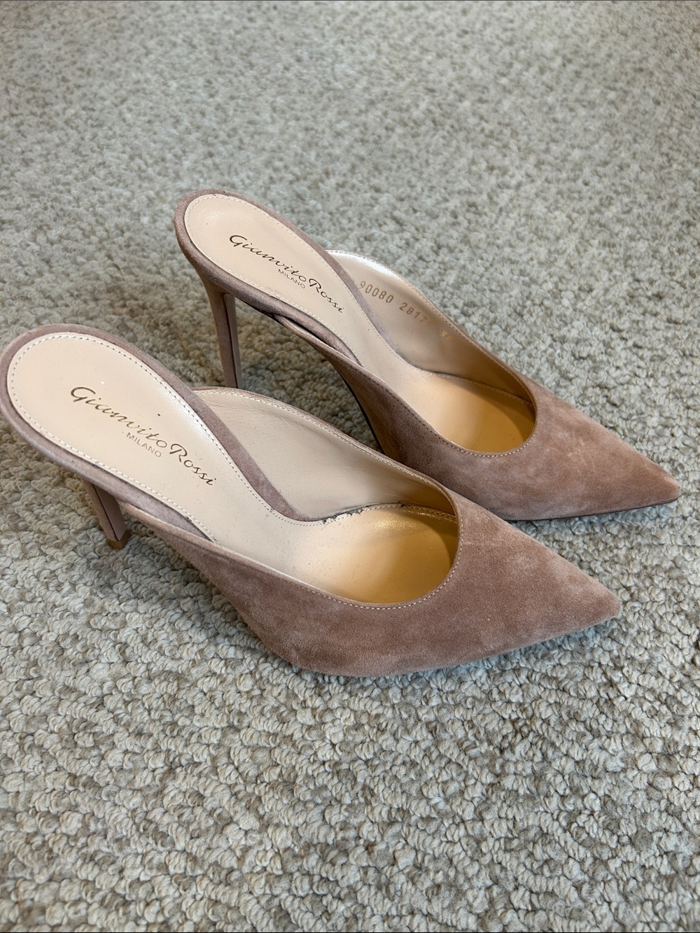 Excellent Condition Gianvito Rossi Dusty Rose Suede Pointed-Toe Mule Heels - Picture 8 of 8